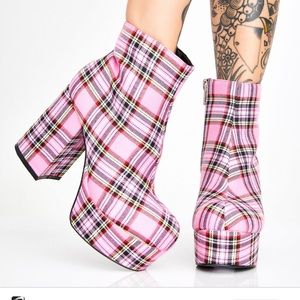 Pink Sweet school of sass platform boots